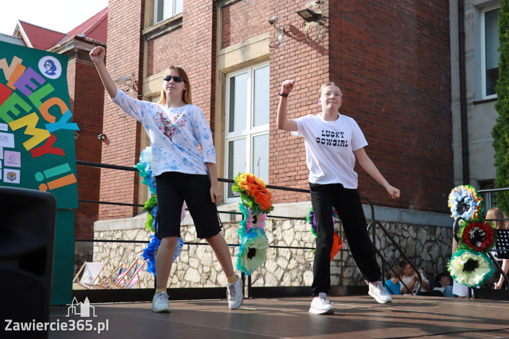 Fotorelacja: FESTYN RODZINNY w Szkole Podstawowej nr 4