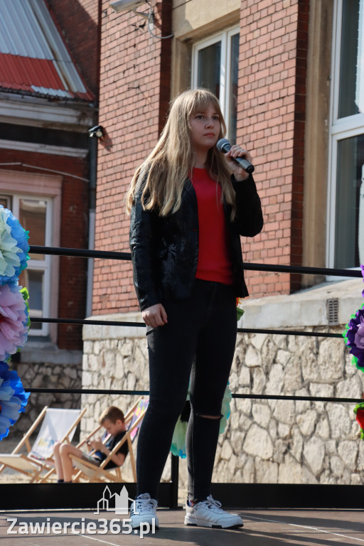 Fotorelacja: FESTYN RODZINNY w Szkole Podstawowej nr 4