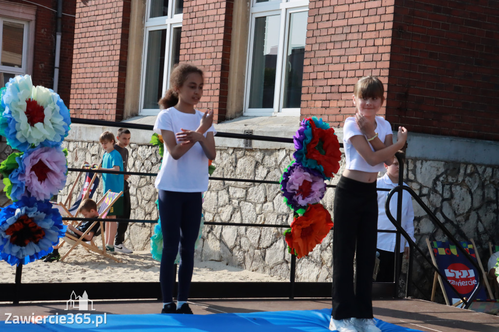 Fotorelacja: FESTYN RODZINNY w Szkole Podstawowej nr 4