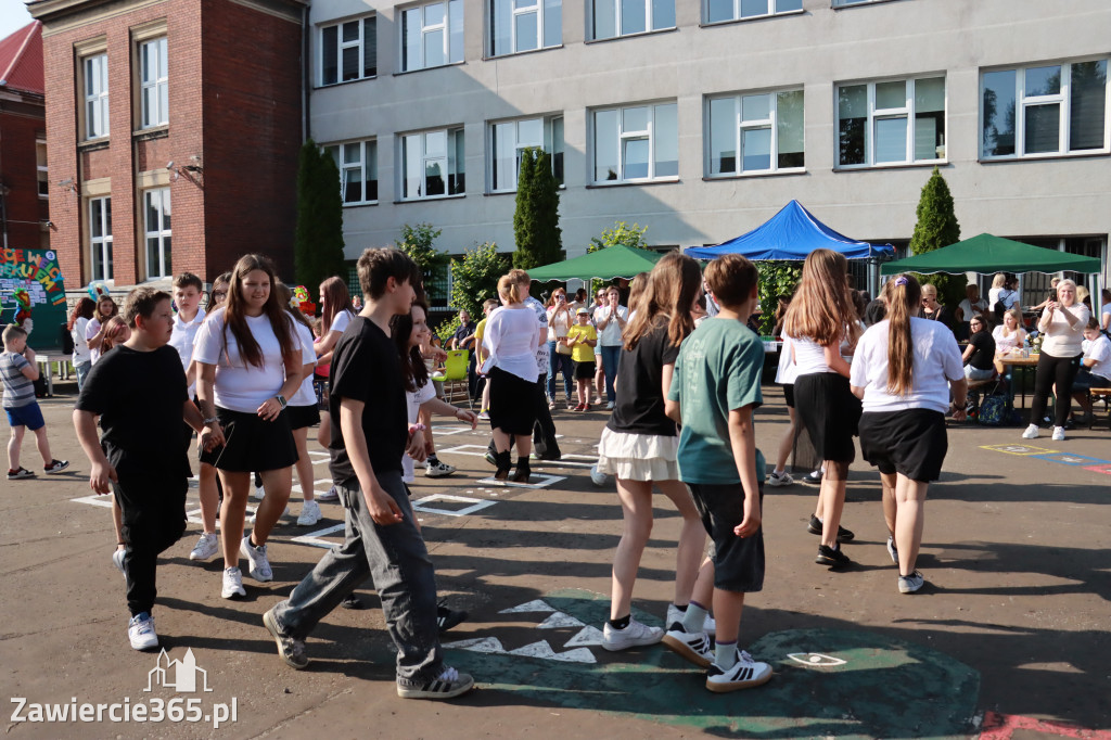 Fotorelacja: FESTYN RODZINNY w Szkole Podstawowej nr 4