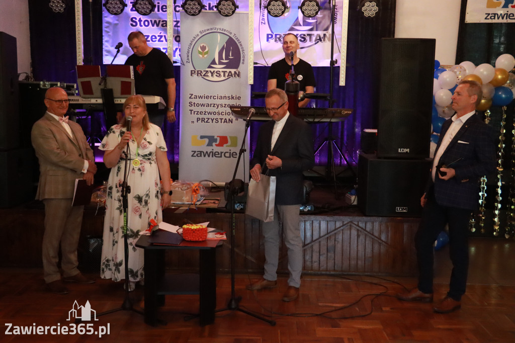 Fotorelacja: 40-lecie Zawierciańskiego Stowarzyszenia Trzeźwościowego PRZYSTAŃ