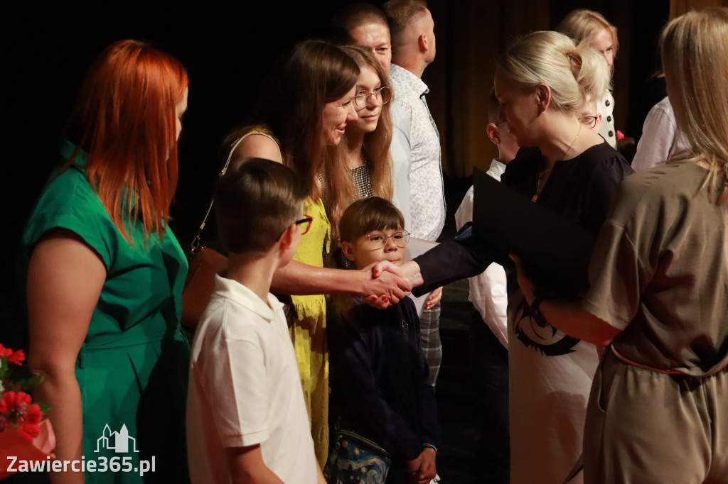 Fotorelacja: Zakończenie Roku Szkolnego SP2 w MOK Zawiercie