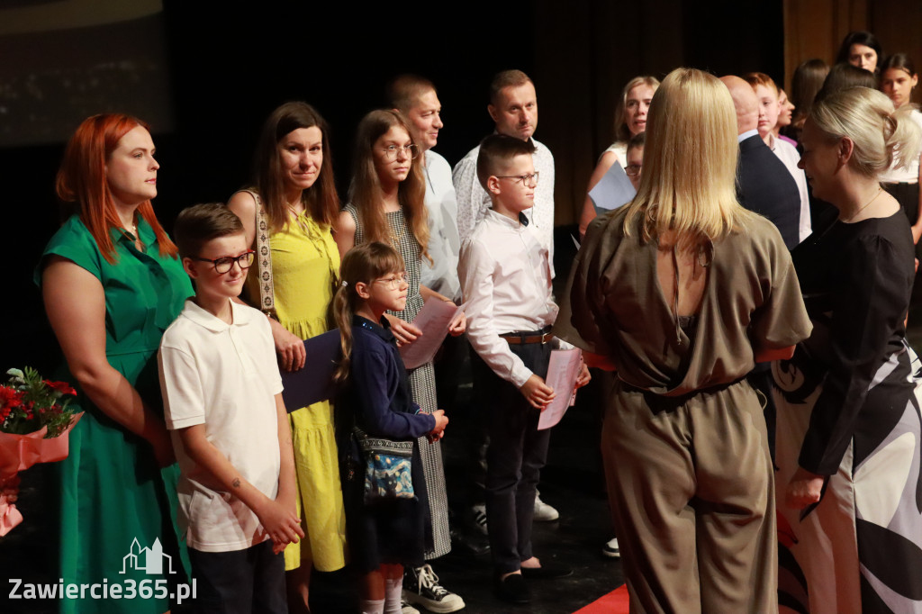 Fotorelacja: Zakończenie Roku Szkolnego SP2 w MOK Zawiercie