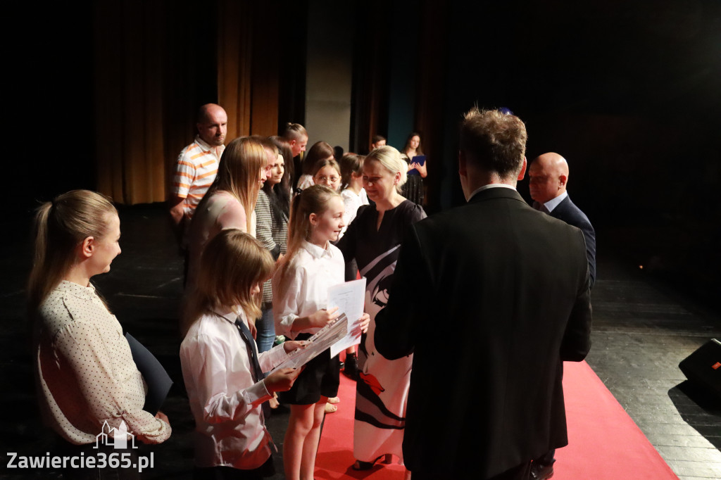 Fotorelacja: Zakończenie Roku Szkolnego SP2 w MOK Zawiercie