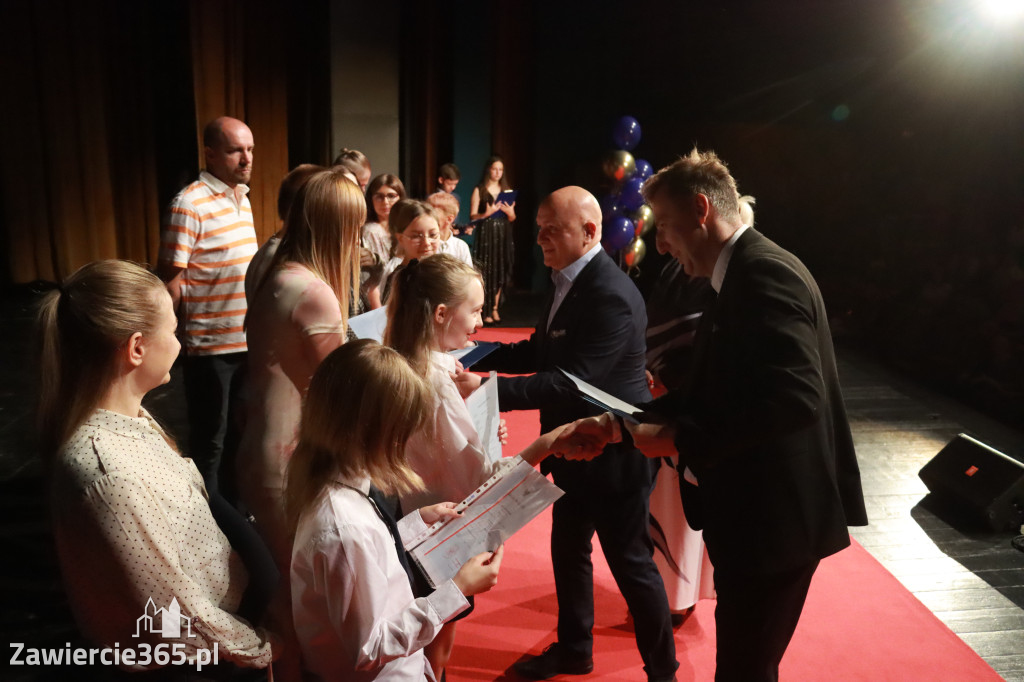 Fotorelacja: Zakończenie Roku Szkolnego SP2 w MOK Zawiercie