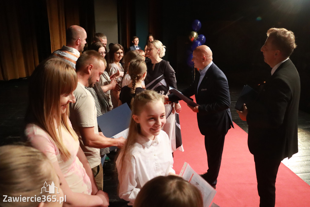 Fotorelacja: Zakończenie Roku Szkolnego SP2 w MOK Zawiercie