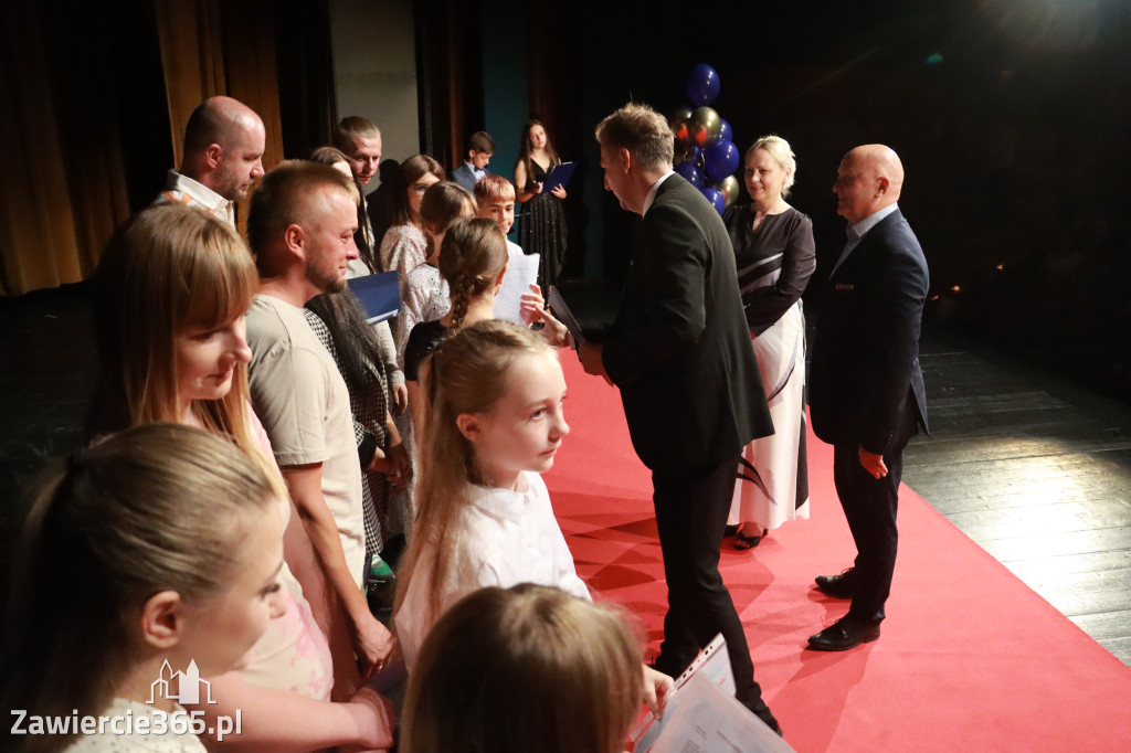 Fotorelacja: Zakończenie Roku Szkolnego SP2 w MOK Zawiercie