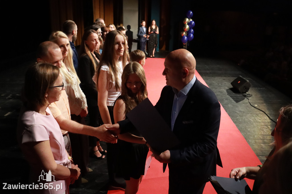 Fotorelacja: Zakończenie Roku Szkolnego SP2 w MOK Zawiercie