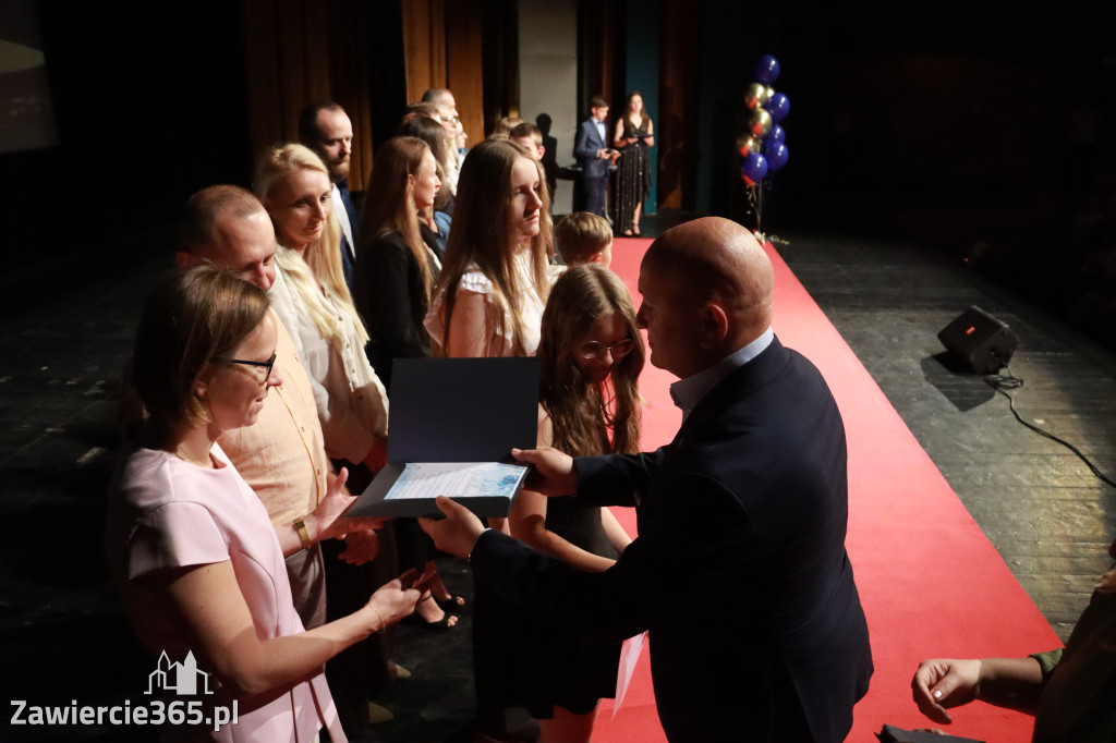 Fotorelacja: Zakończenie Roku Szkolnego SP2 w MOK Zawiercie