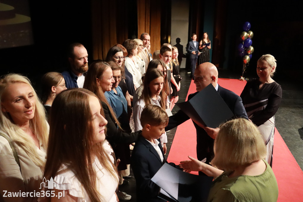 Fotorelacja: Zakończenie Roku Szkolnego SP2 w MOK Zawiercie