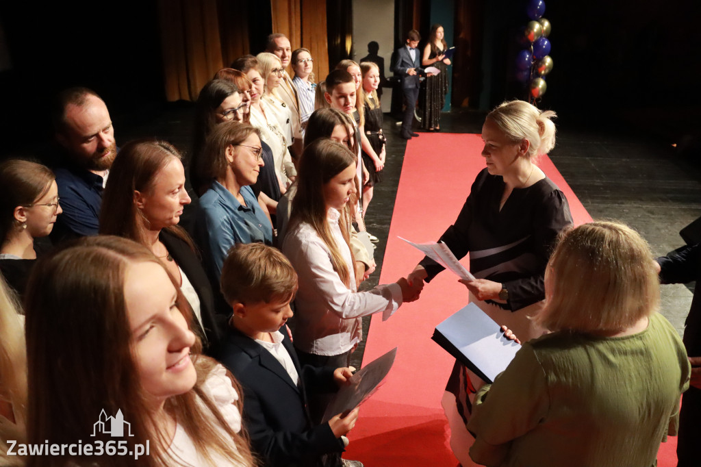 Fotorelacja: Zakończenie Roku Szkolnego SP2 w MOK Zawiercie