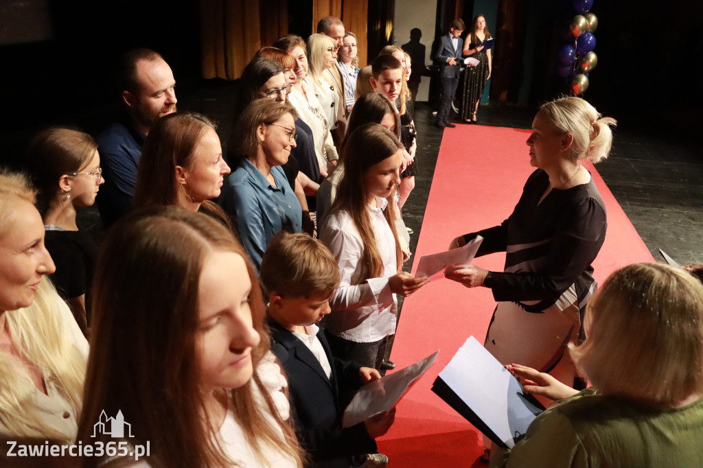 Fotorelacja: Zakończenie Roku Szkolnego SP2 w MOK Zawiercie