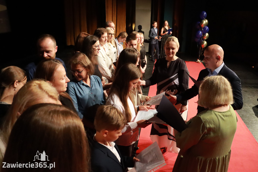 Fotorelacja: Zakończenie Roku Szkolnego SP2 w MOK Zawiercie
