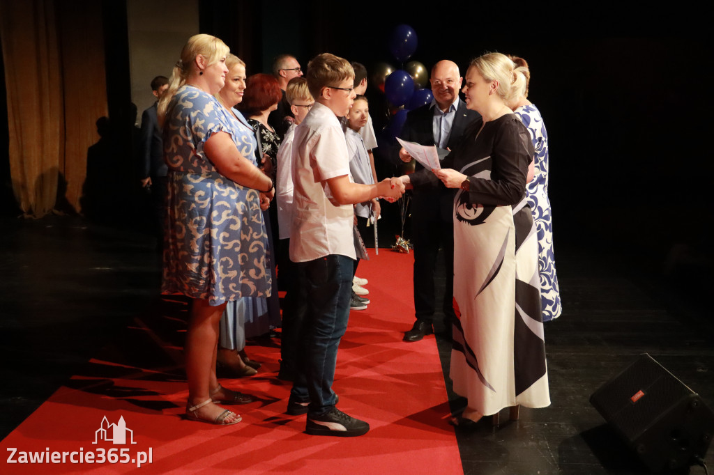 Fotorelacja: Zakończenie Roku Szkolnego SP2 w MOK Zawiercie