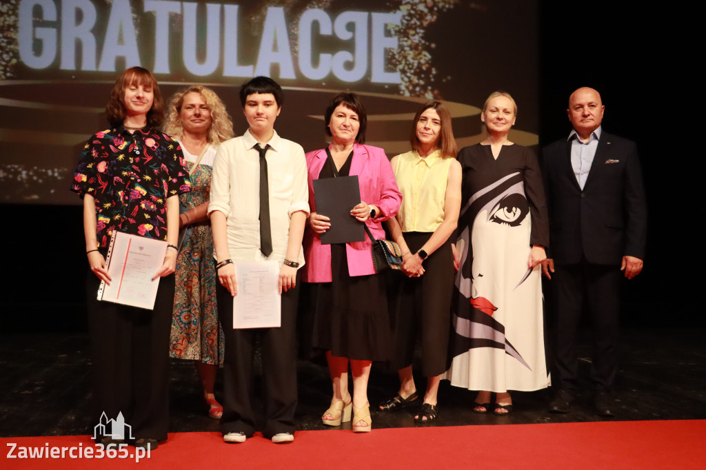 Fotorelacja: Zakończenie Roku Szkolnego SP2 w MOK Zawiercie