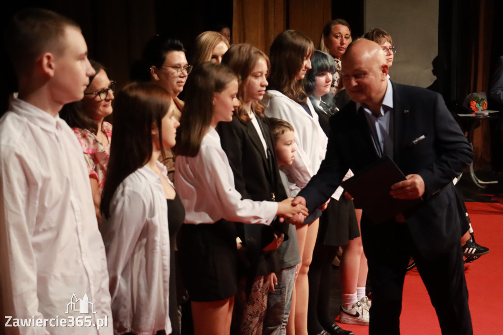 Fotorelacja: Zakończenie Roku Szkolnego SP2 w MOK Zawiercie