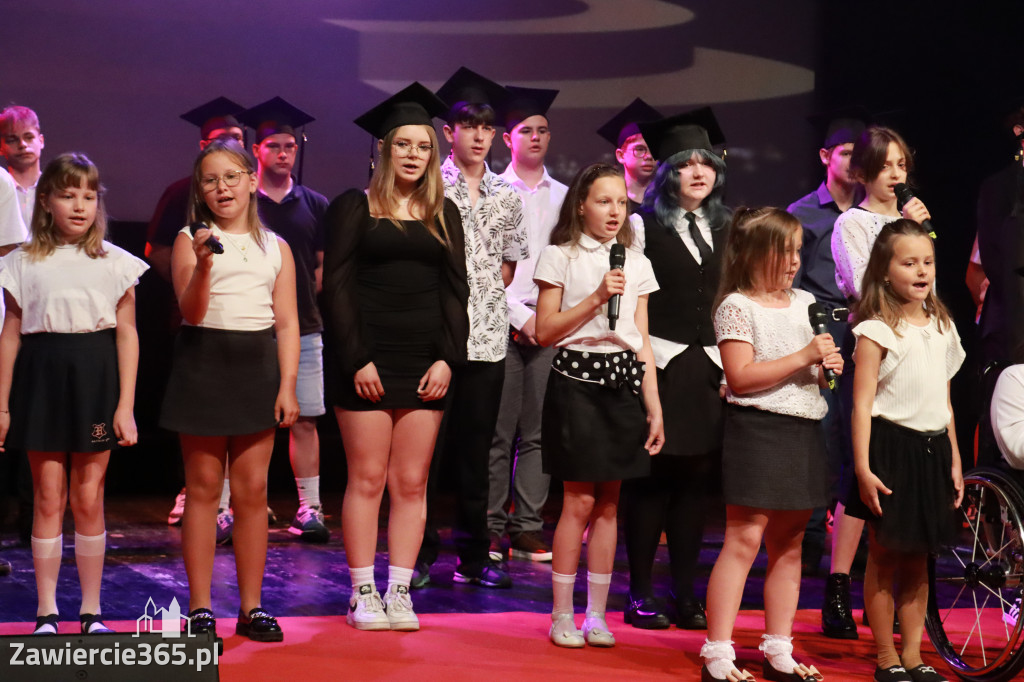 Fotorelacja: Zakończenie Roku Szkolnego SP2 w MOK Zawiercie