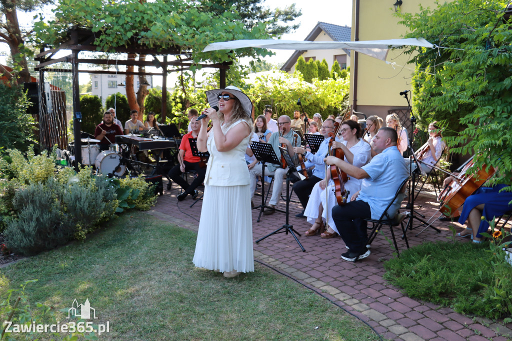 Fotorelacja I: Koncert Filharmonii Jurajskiej OPERETKA W OGRODZIE - Zawiercie