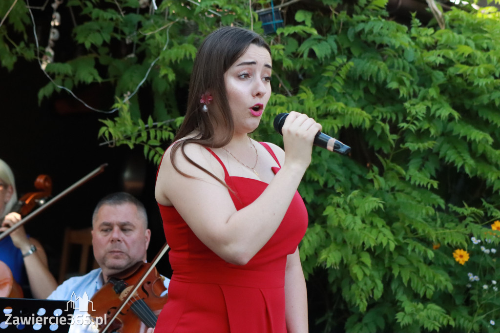 Fotorelacja I: Koncert Filharmonii Jurajskiej OPERETKA W OGRODZIE - Zawiercie