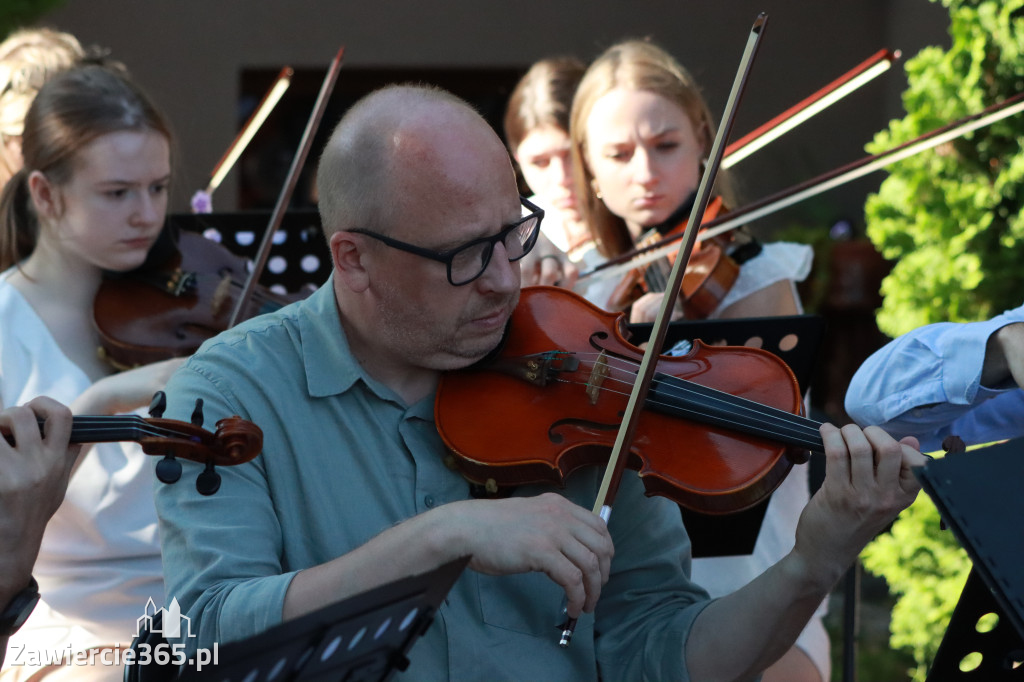 Fotorelacja I: Koncert Filharmonii Jurajskiej OPERETKA W OGRODZIE - Zawiercie