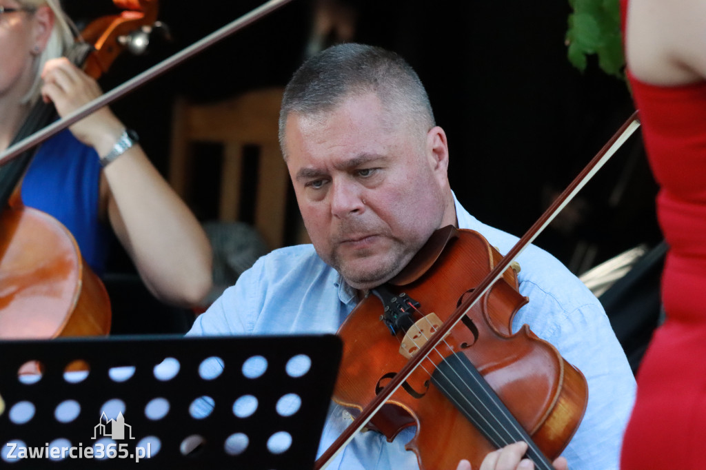 Fotorelacja I: Koncert Filharmonii Jurajskiej OPERETKA W OGRODZIE - Zawiercie