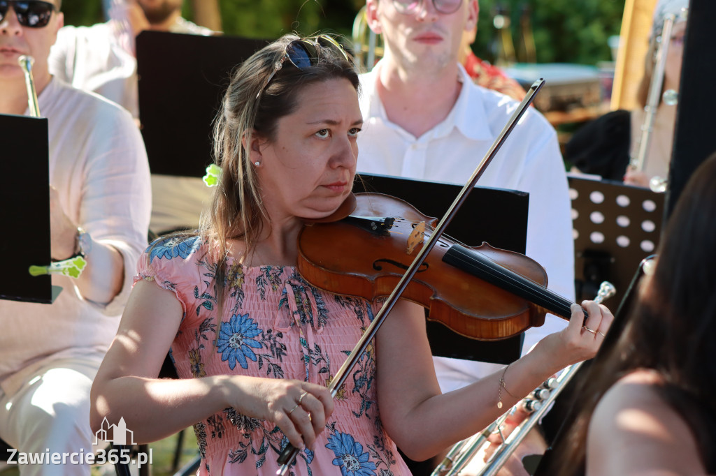 Fotorelacja I: Koncert Filharmonii Jurajskiej OPERETKA W OGRODZIE - Zawiercie
