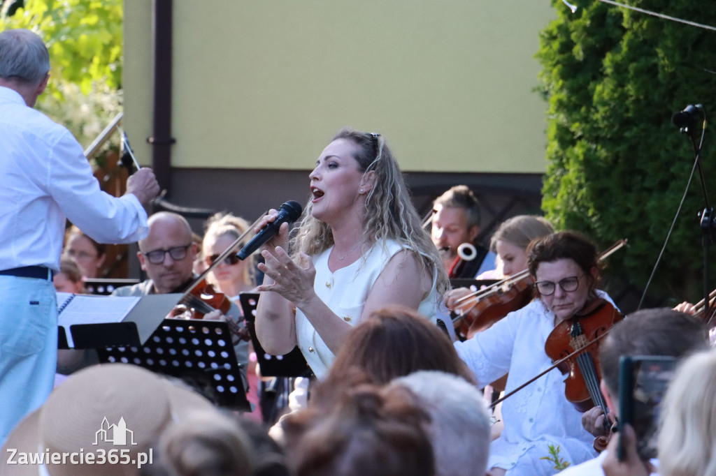 Fotorelacja I: Koncert Filharmonii Jurajskiej OPERETKA W OGRODZIE - Zawiercie