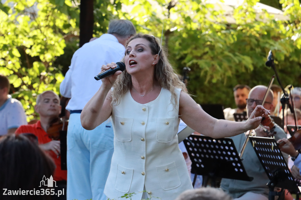 Fotorelacja I: Koncert Filharmonii Jurajskiej OPERETKA W OGRODZIE - Zawiercie