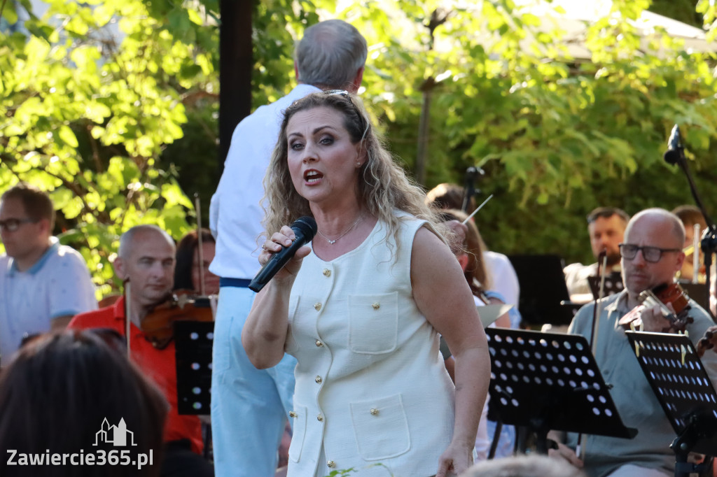 Fotorelacja I: Koncert Filharmonii Jurajskiej OPERETKA W OGRODZIE - Zawiercie
