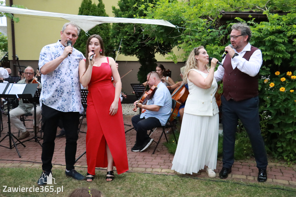 Fotorelacja II: Koncert Filharmonii Jurajskiej OPERETKA W OGRODZIE - Zawiercie
