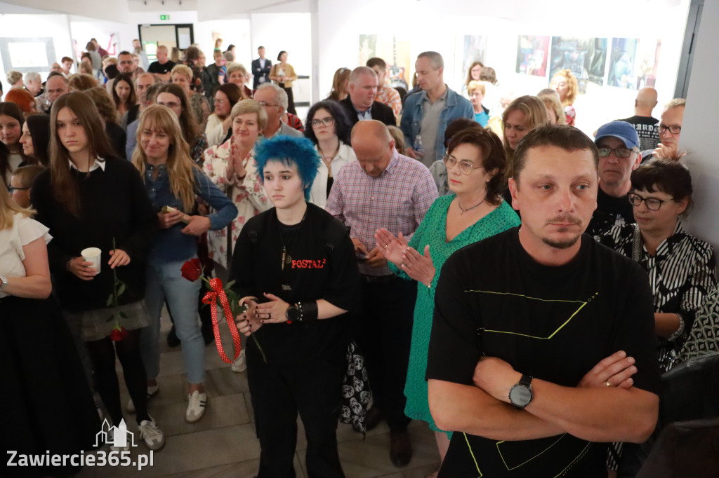 Fotorelacja: Wernisaż wystawy ArtStart w MOK Zawiercie