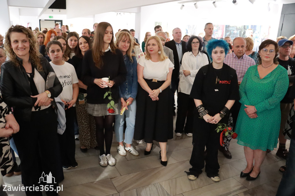 Fotorelacja: Wernisaż wystawy ArtStart w MOK Zawiercie