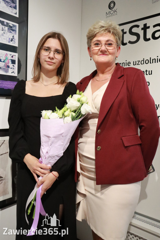 Fotorelacja: Wernisaż wystawy ArtStart w MOK Zawiercie