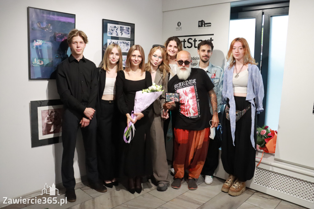 Fotorelacja: Wernisaż wystawy ArtStart w MOK Zawiercie