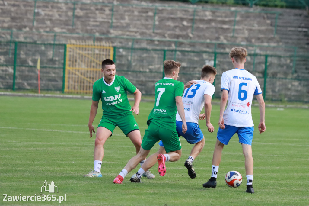 Warta Zawiercie odniosła skromne, ale zasłużone zwycięstwo 1:0 nad MKS Myszków