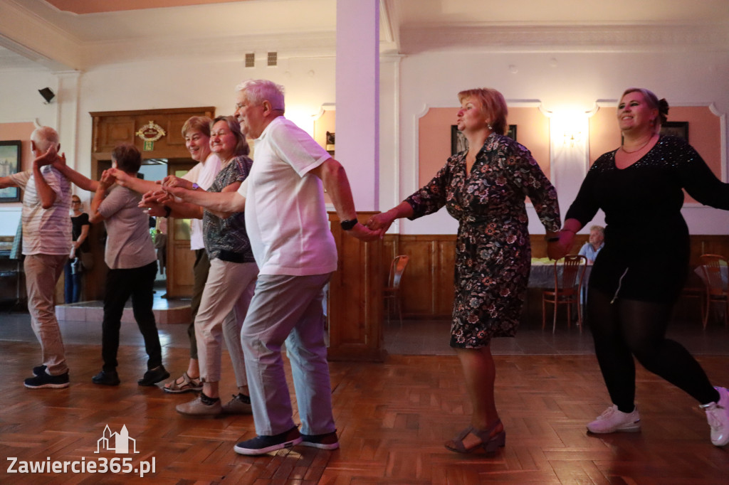 Fotorelacja: Pałacykowy Fajf - roztańczony czwartek w Kromołowie