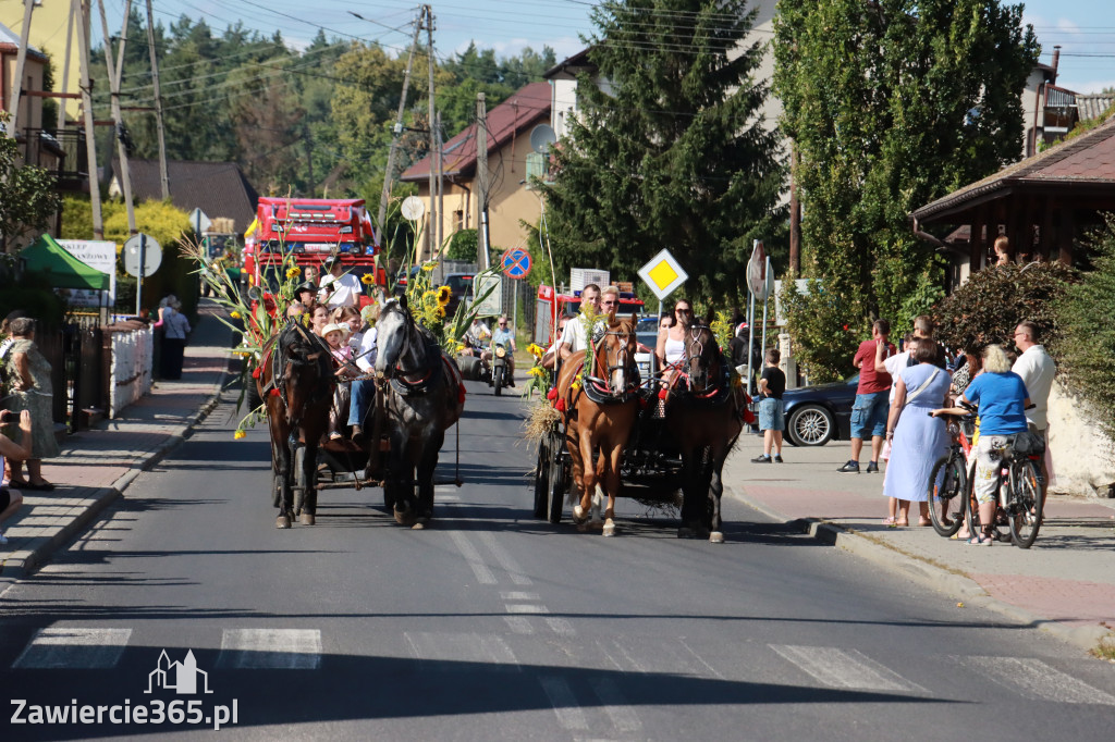 Fotorelacja: Korowód dożynkowy i Parada Ciągników w Kroczycach