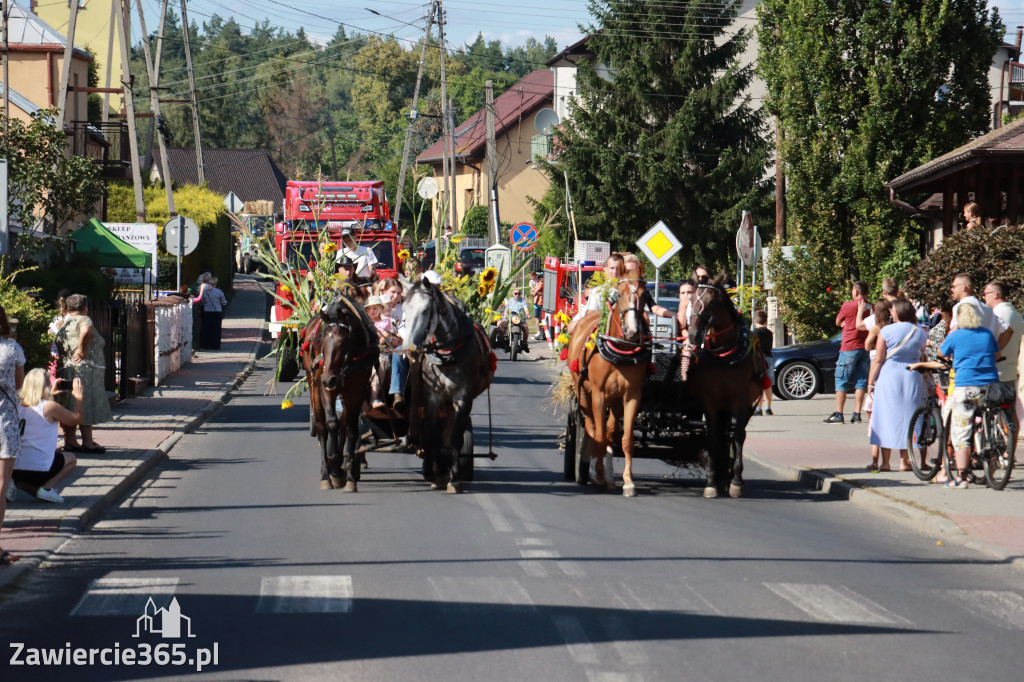 Fotorelacja: Korowód dożynkowy i Parada Ciągników w Kroczycach
