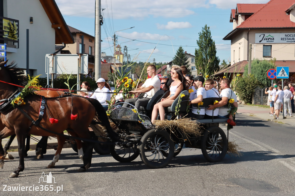 Fotorelacja: Korowód dożynkowy i Parada Ciągników w Kroczycach