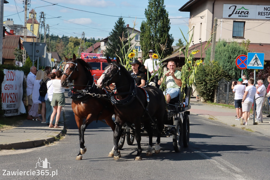 Fotorelacja: Korowód dożynkowy i Parada Ciągników w Kroczycach
