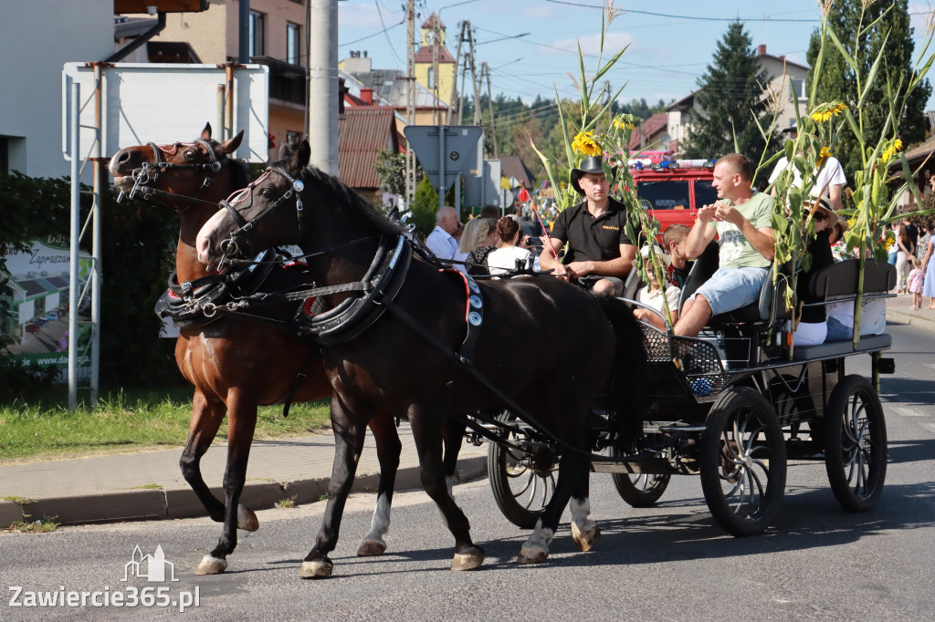Fotorelacja: Korowód dożynkowy i Parada Ciągników w Kroczycach