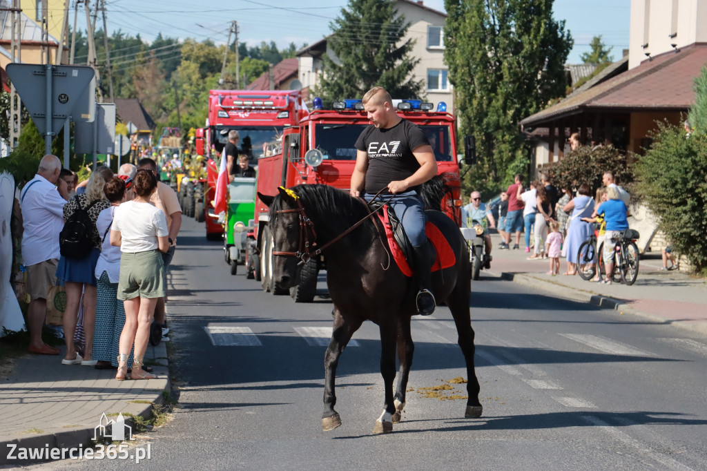 Fotorelacja: Korowód dożynkowy i Parada Ciągników w Kroczycach
