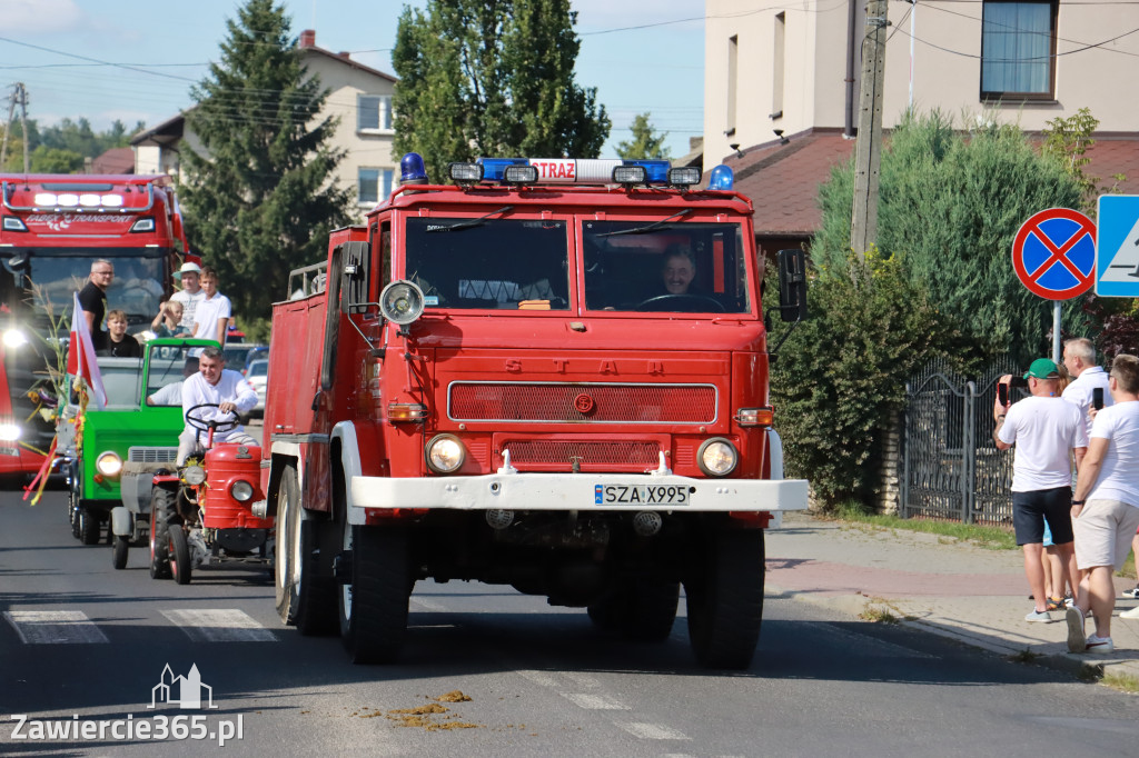 Fotorelacja: Korowód dożynkowy i Parada Ciągników w Kroczycach