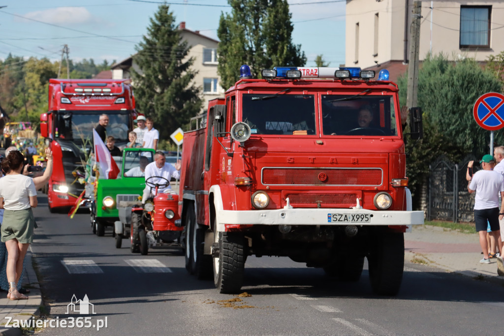 Fotorelacja: Korowód dożynkowy i Parada Ciągników w Kroczycach