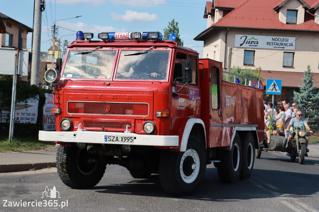 Fotorelacja: Korowód dożynkowy i Parada Ciągników w Kroczycach