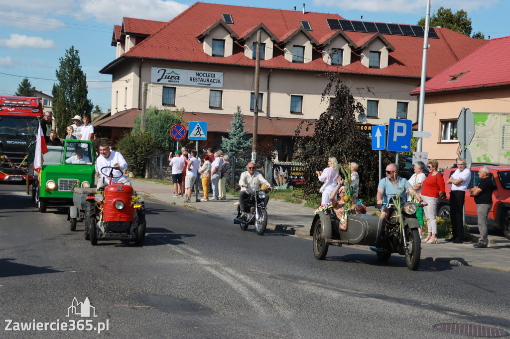Fotorelacja: Korowód dożynkowy i Parada Ciągników w Kroczycach