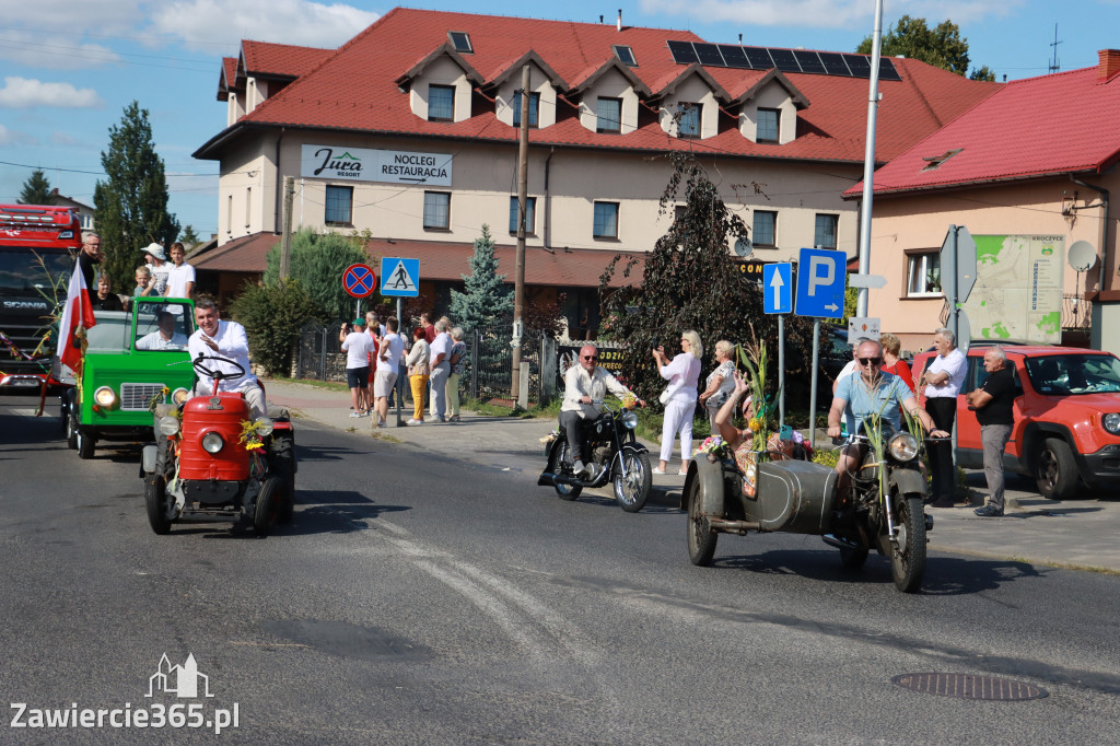 Fotorelacja: Korowód dożynkowy i Parada Ciągników w Kroczycach