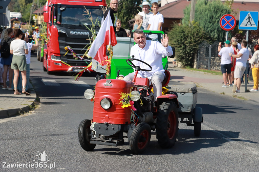 Fotorelacja: Korowód dożynkowy i Parada Ciągników w Kroczycach