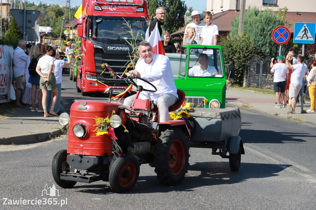 Fotorelacja: Korowód dożynkowy i Parada Ciągników w Kroczycach