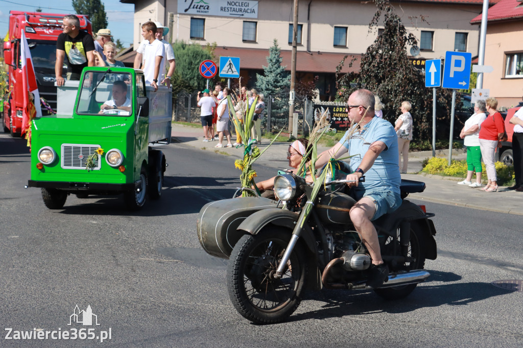 Fotorelacja: Korowód dożynkowy i Parada Ciągników w Kroczycach
